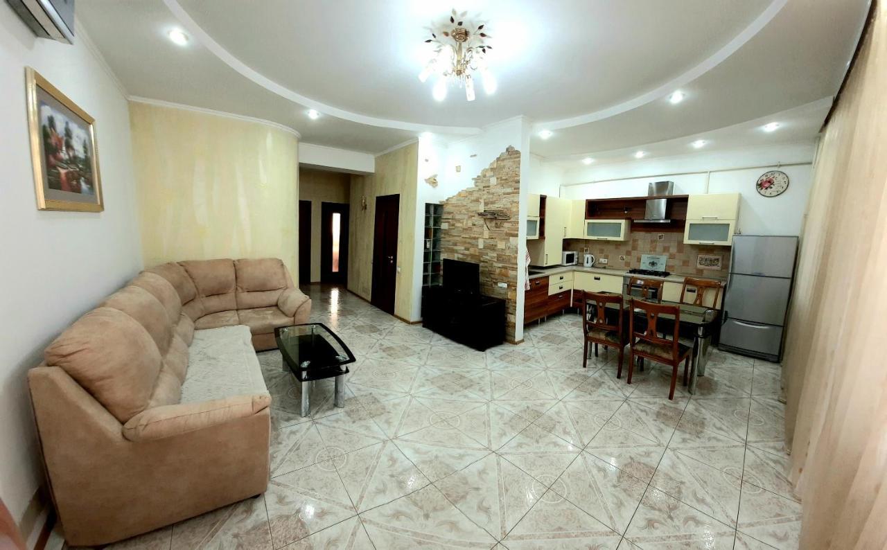 Elegance Apartment Chisinau Center Close To Stefan Cel Mare Esterno foto